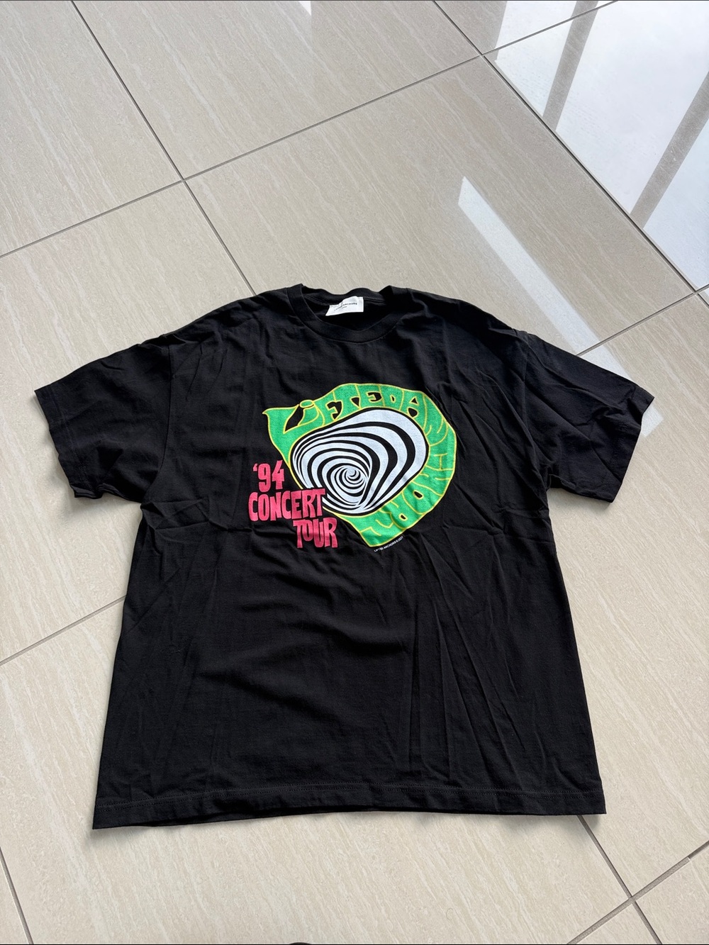 Lifted Anchors Black Short-Sleeve Graphic Concert Tee